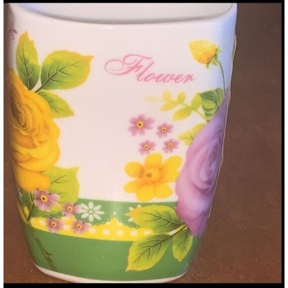 Set Of 2 Floral Ceramic Mugs With Blue & Yellow Rose Design - Picture 7 of 11